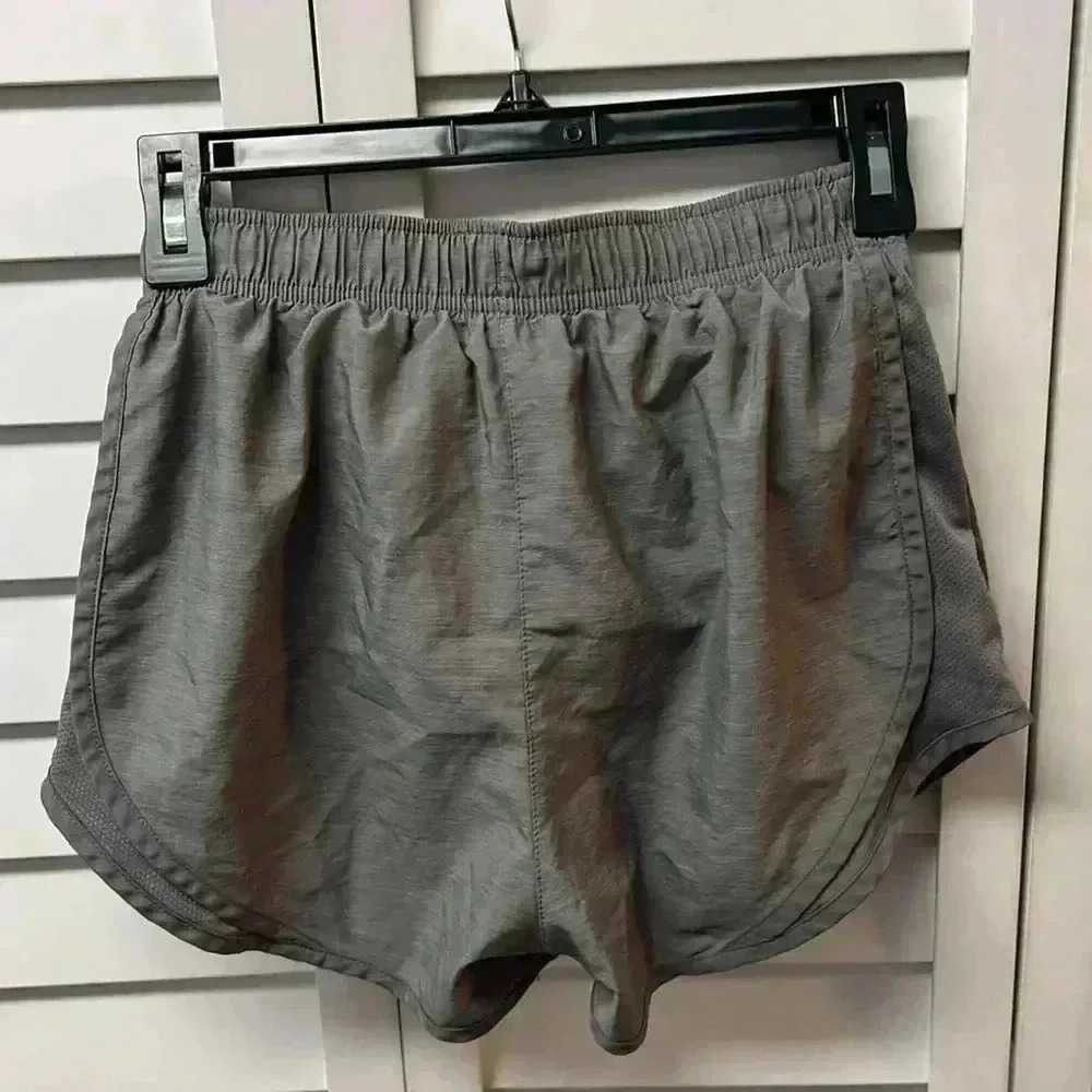 Nike Gray Dri-Fit Shorts - Size XS - Picture 5 of 5